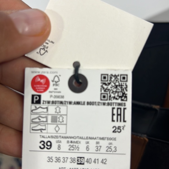 Zara bloggers fave brown leather lug sole boots - Picture 13 of 15